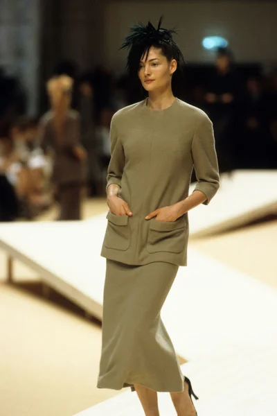 Look 11